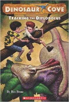 DINOSAUR COVE #09: TRACKING THE DIPLODOCUS ( 7- 10 yrs.old )